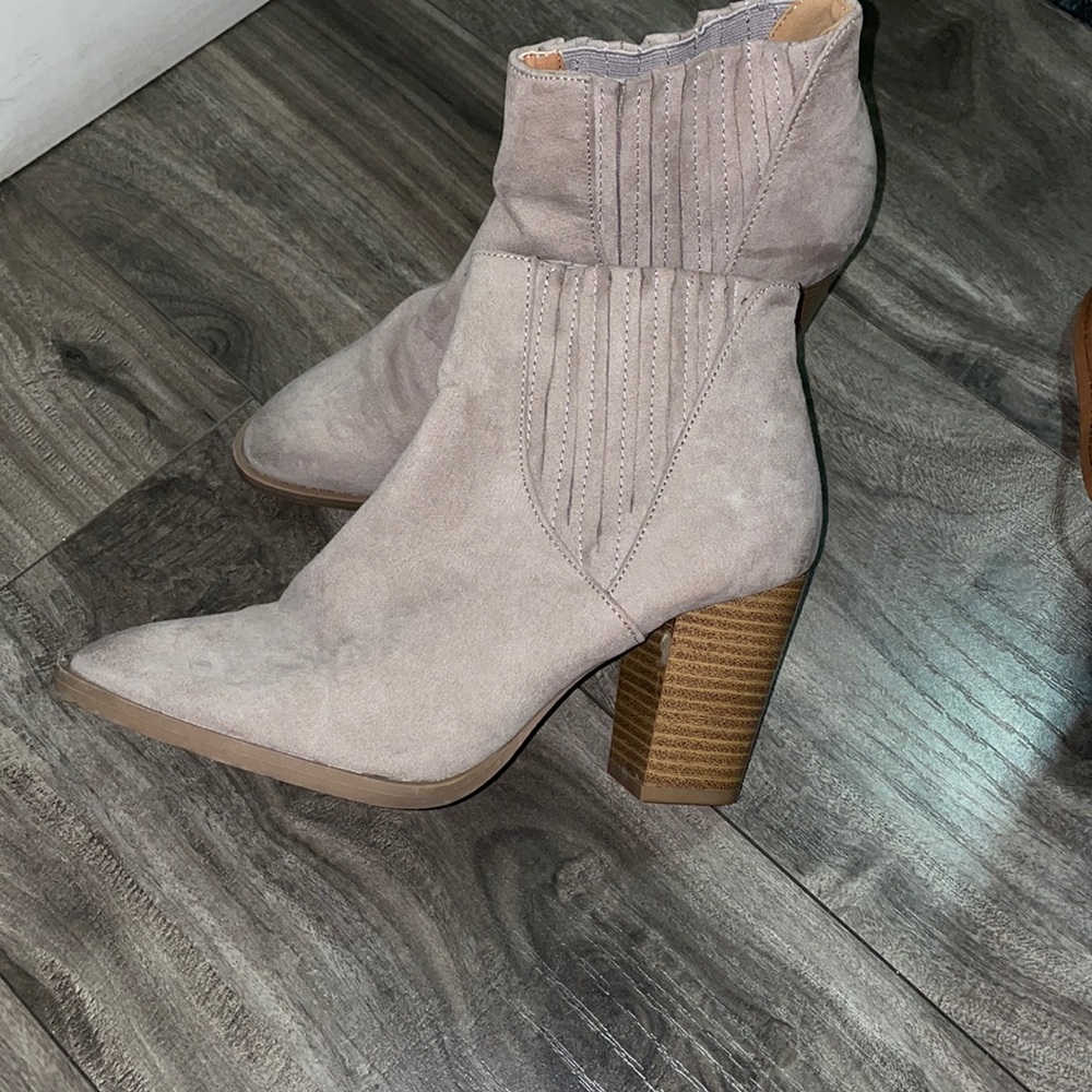 Chelsea boots
